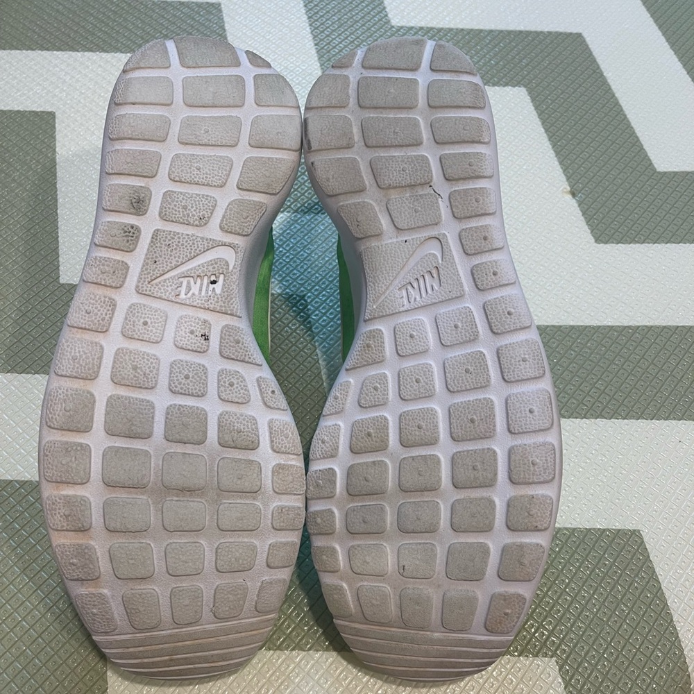 Nike Rosche Shoes - image 2